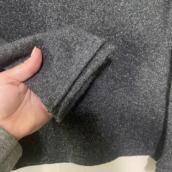 Ann Taylor LIKE NEW grey metallic cashmere v neck ruffle sleeve sweater SP - Picture 3 of 5
